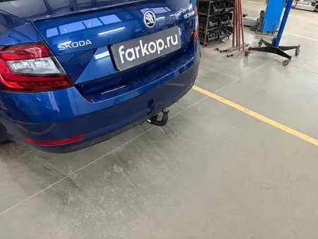 Фаркоп Steinhof для Skoda Octavia 2012-2020 V-063 в Томск