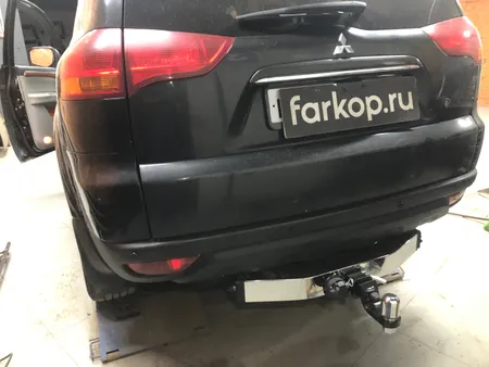 Фаркоп TowRus для Mitsubishi Pajero Sport 2008-2017 (с нерж. накладкой) 159366 в Томск