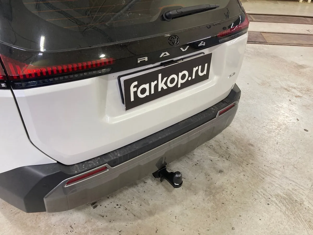 Фаркоп Berg для Toyota RAV4 2025- F.5717.002 в Томск Фаркоп Berg для Toyota RAV4 2025- F.5717.002 в Томск