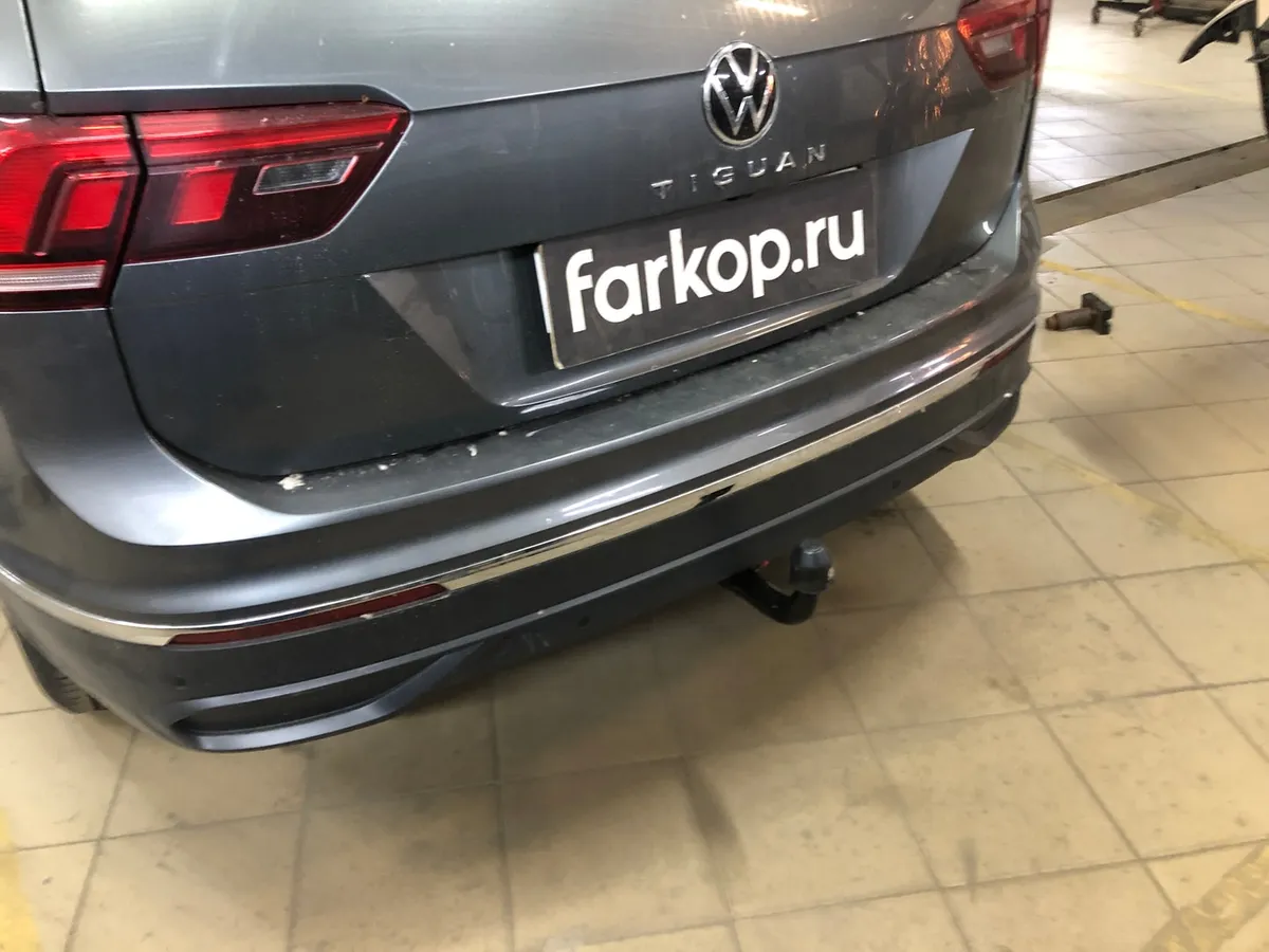 Фаркоп Galia для Volkswagen Tiguan 2017- V069V в Томск