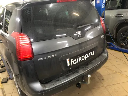 Фаркоп Galia для Peugeot 5008 2010-2016 C051A в Томск