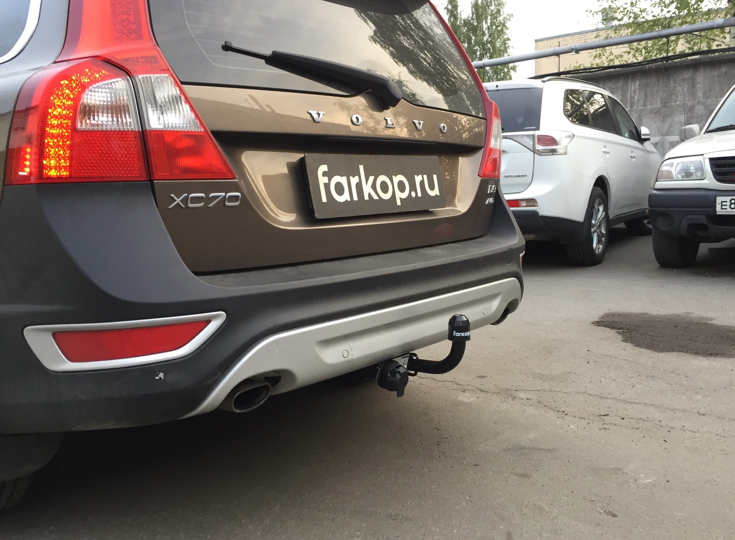 Установили фаркоп Лидер Плюс для Volvo XC70 2011 г. Установили фаркоп Лидер Плюс для Volvo XC70 2011 г.