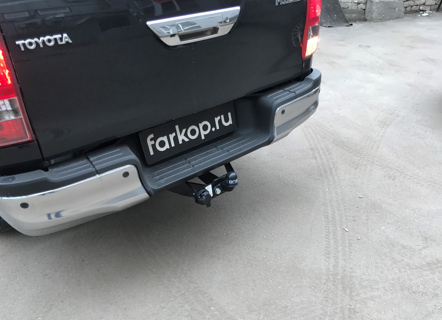 Установили фаркоп Oris для Toyota Hilux 2021 г. Установили фаркоп Oris для Toyota Hilux 2021 г.