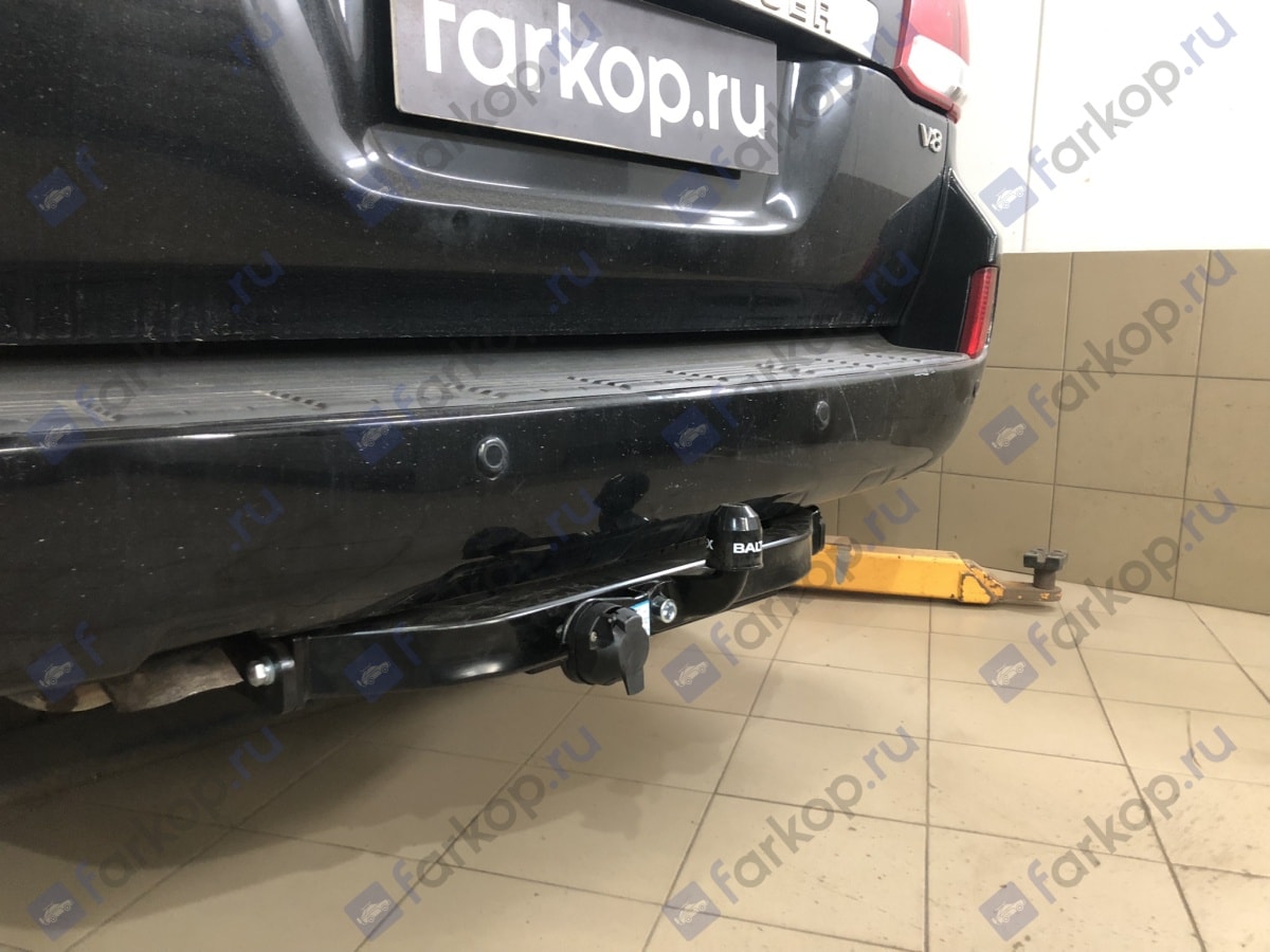 Установили фаркоп Baltex для Toyota Land Cruiser J200 2009 г.в. Установили фаркоп Baltex для Toyota Land Cruiser J200 2009 г.в.