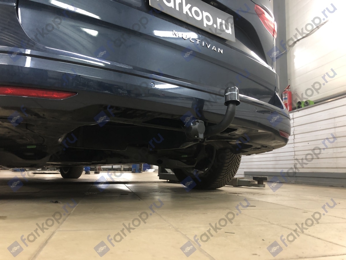 Установили фаркоп Steinhof для Volkswagen Multivan T7 2022 г.в.