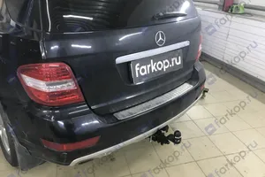 Установили фаркоп TowRus для Mercedes M-class 2008 г.в.