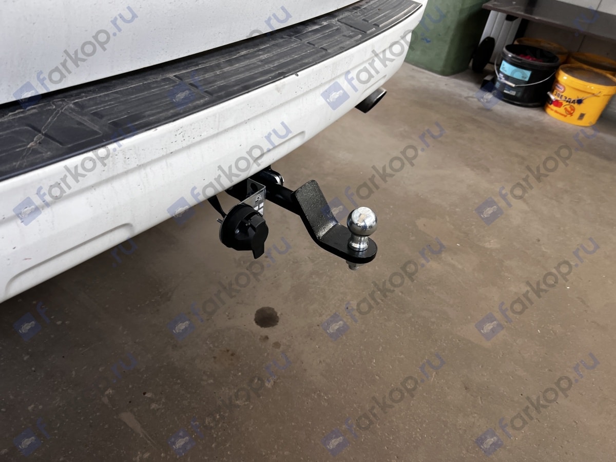 Установили фаркоп Лидер Плюс для Toyota Land Cruiser Prado J150 2010 г.в.