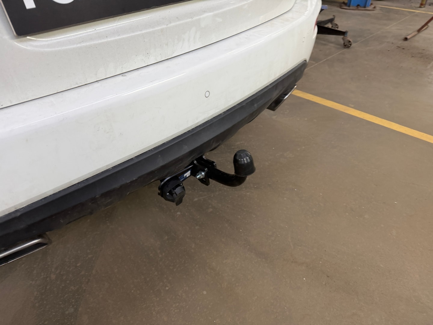 Установили фаркоп Berg для Hyundai Santa Fe 2011 г. в. Установили фаркоп Berg для Hyundai Santa Fe 2011 г. в.